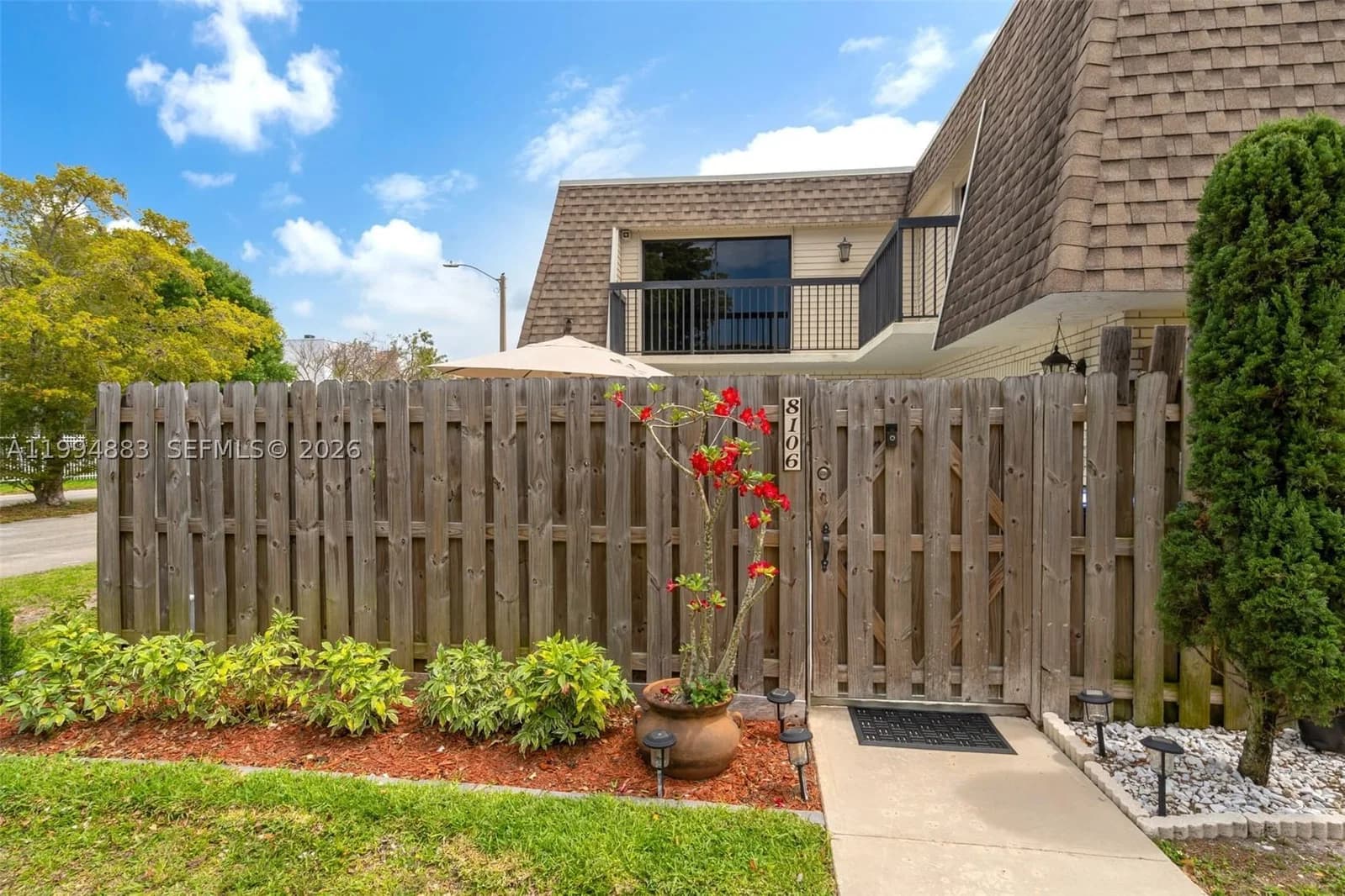 2+1 Townhouse — 8106 23rd St #28A, North Lauderdale, FL 33068