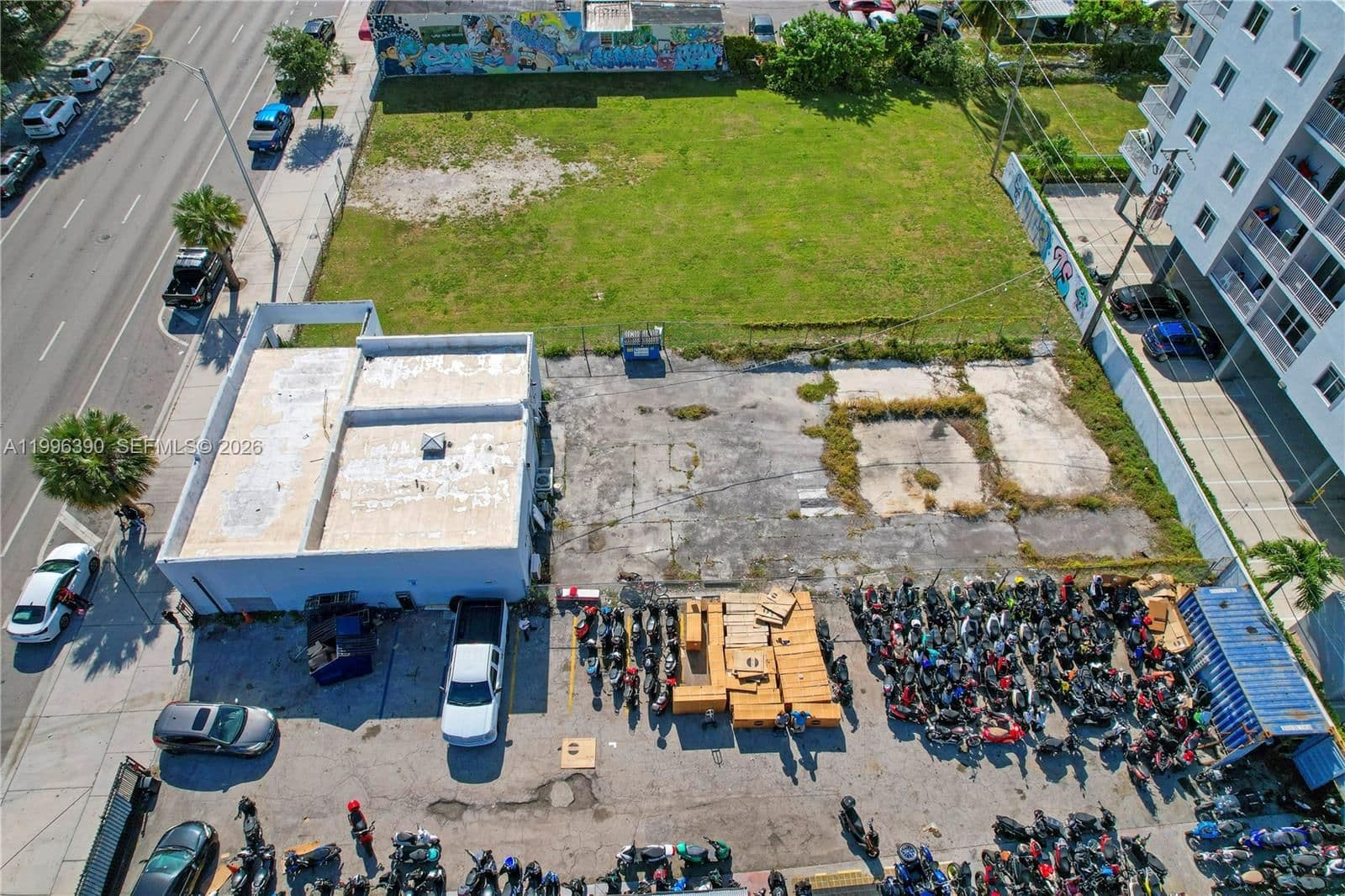 Mülk — 727 Flagler St, Miami, FL 33130