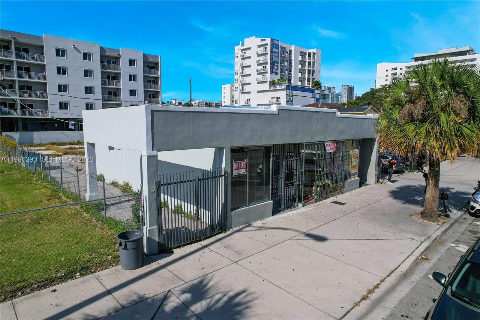 Mülk — 727 Flagler St, Miami, FL 33130