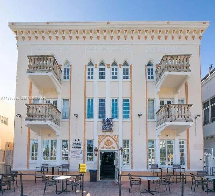 Condo — 918 Ocean Dr #203, Miami Beach, FL 33139