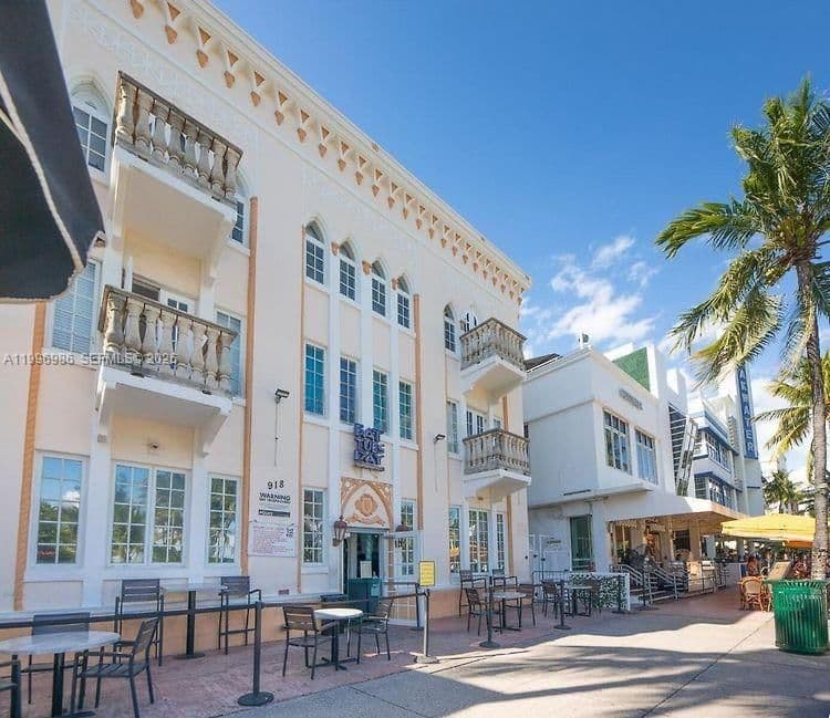 Condo — 918 Ocean Dr #203, Miami Beach, FL 33139