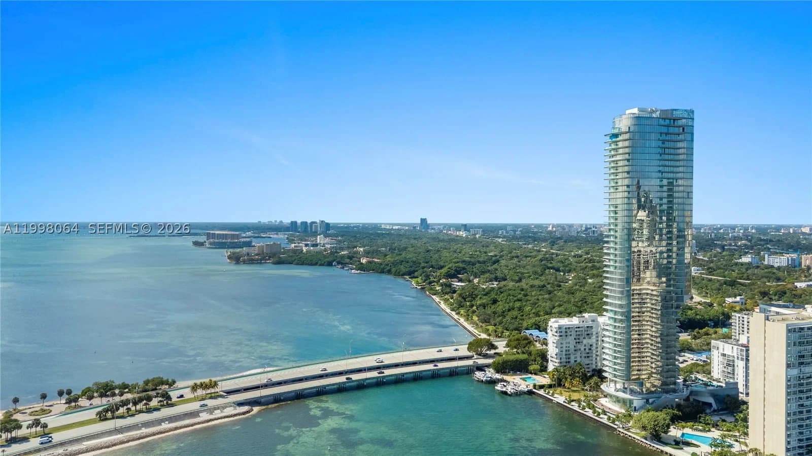 3-bedroom Condo — 175 25 Rd #2003, Miami, FL 33129