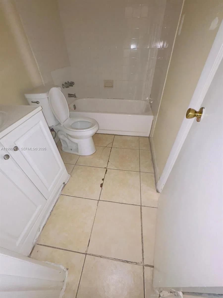 2-bedroom Condo — 19841 114th Ave #310, Miami, FL 33157