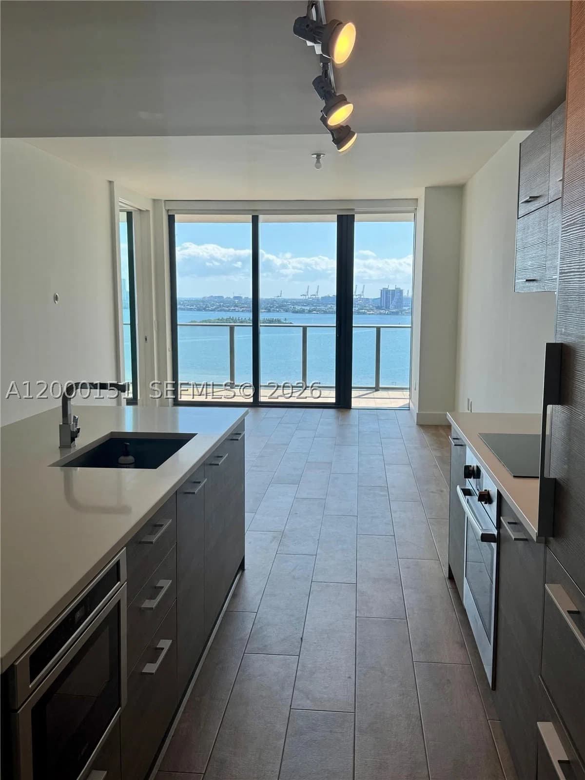 2+1 Condo — 650 32 street #1805, Miami, FL 33137