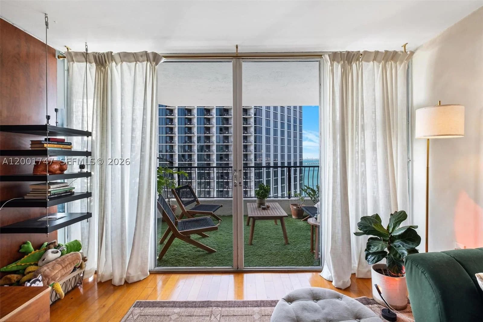 1-bedroom Condo — 555 15th St #26F, Miami, FL 33132