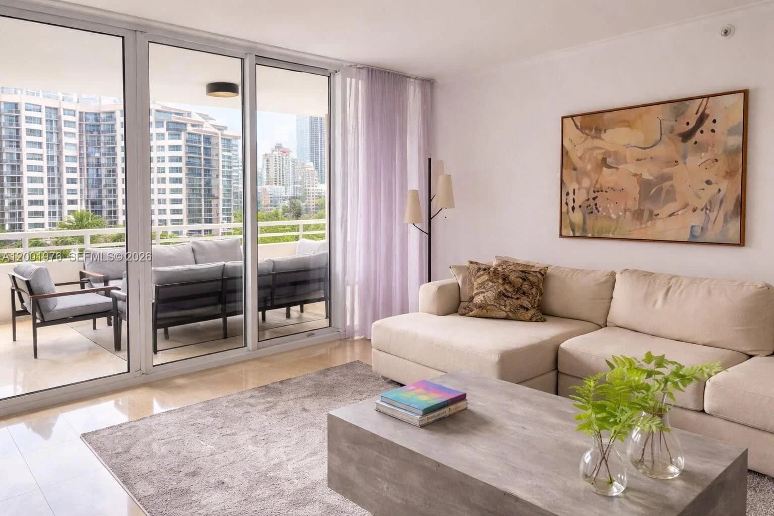 2-bedroom Condo — 848 Brickell Key Dr #905, Miami, FL 33131