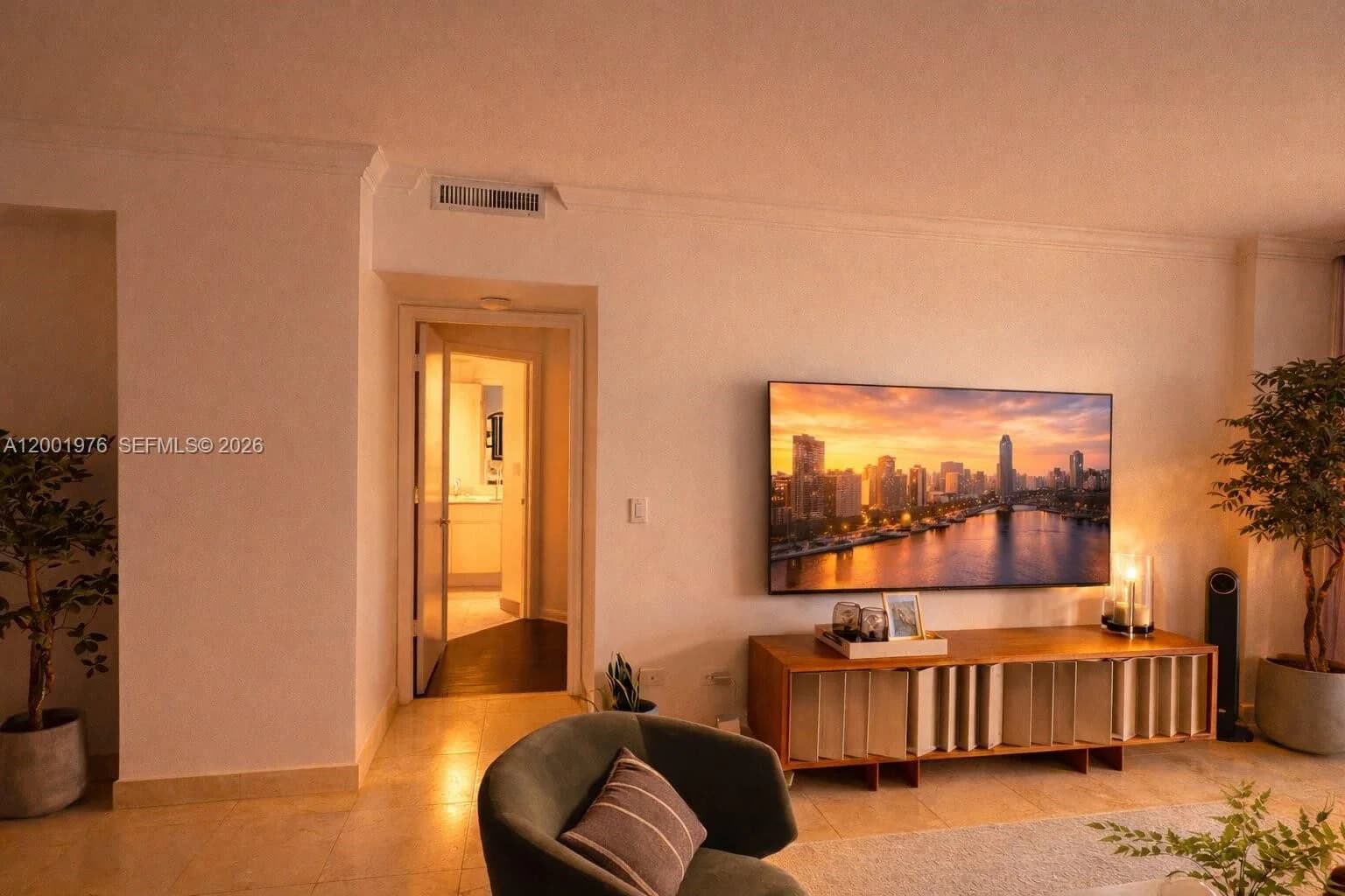 2-bedroom Condo — 848 Brickell Key Dr #905, Miami, FL 33131