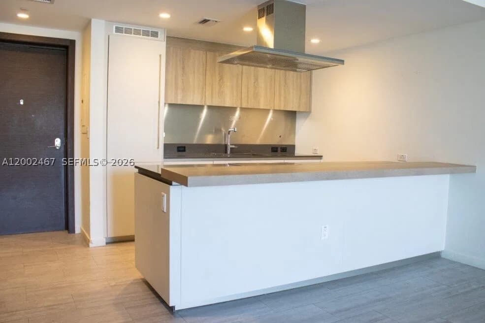 1-bedroom Condo — 1000 Brickell Plz #1906, Miami, FL 33131
