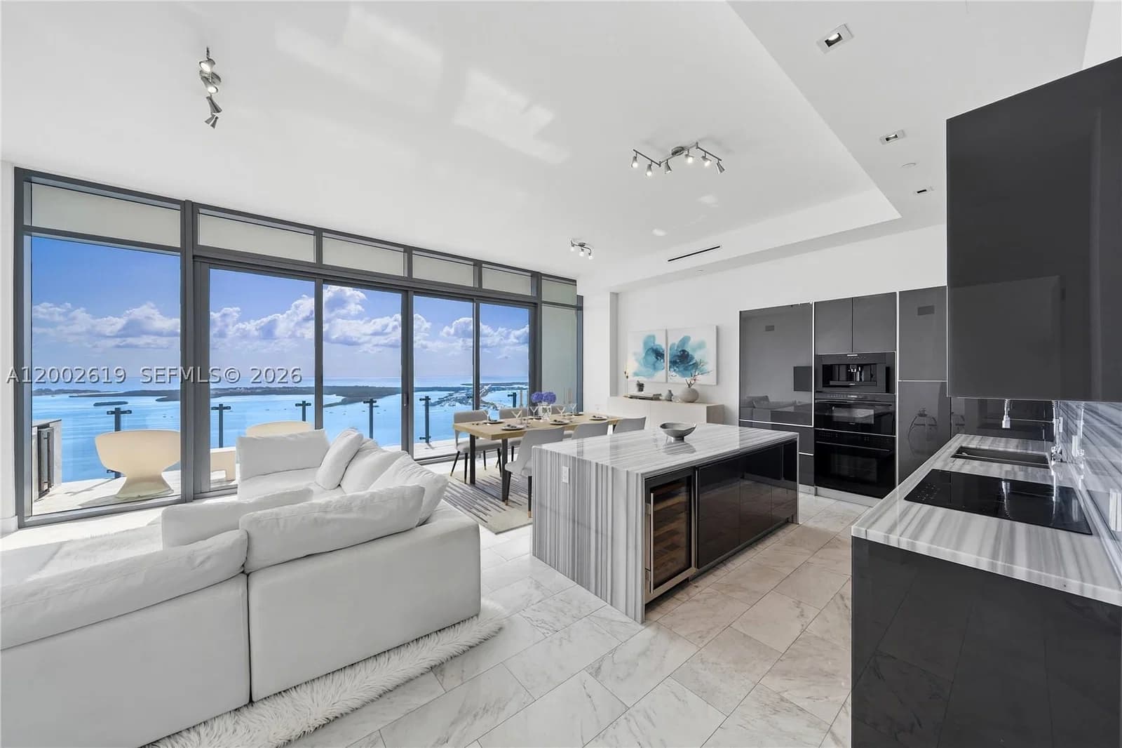 3-bedroom Condo — 1451 Brickell Ave #5101, Miami, FL 33131
