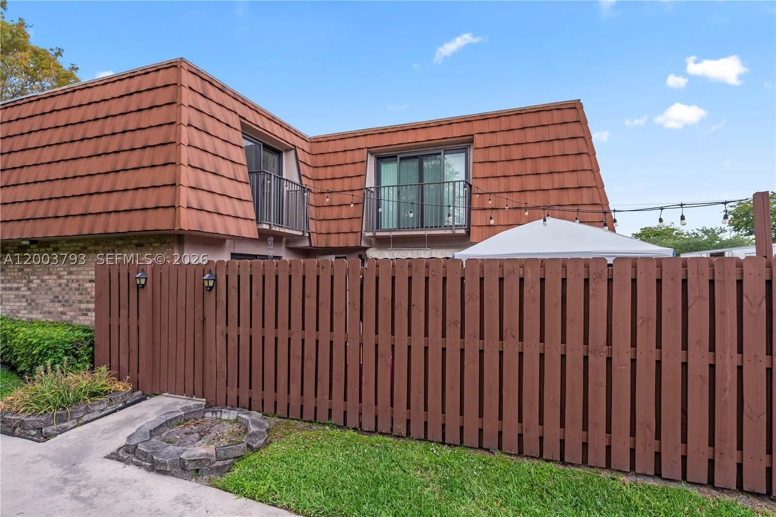 2+1 Townhouse — 4089 Forest Hill Dr, Cooper City, FL 33026