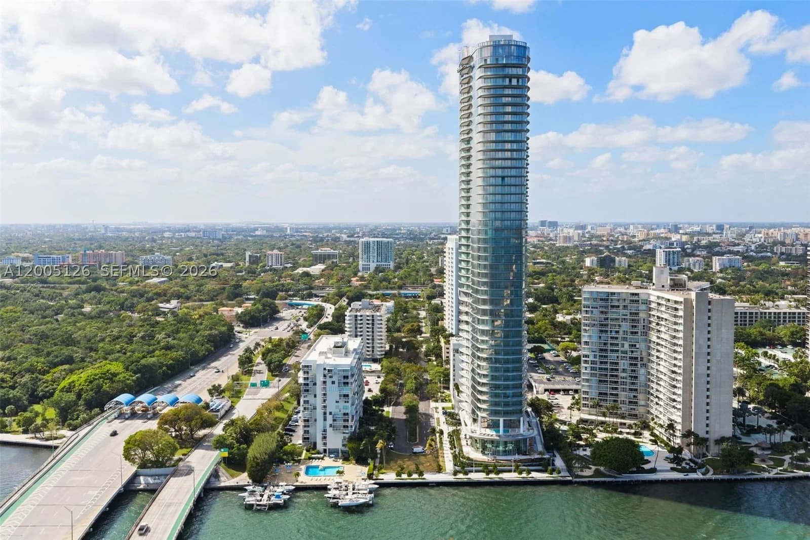 3-bedroom Condo — 175 25 RD #2604, Miami, FL 33129