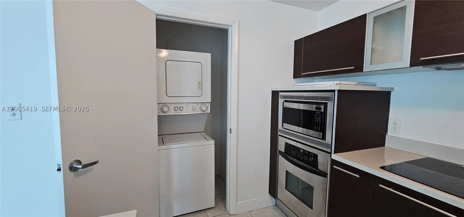 1+1 Condo — 1900 Bayshore Dr #1617, Miami, FL 33132