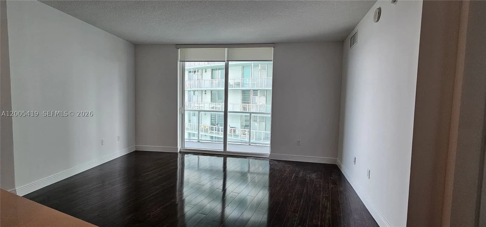 1+1 Condo — 1900 Bayshore Dr #1617, Miami, FL 33132