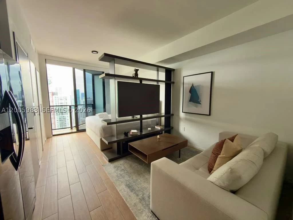 Condo — 398 5th St #4313, Miami, FL 33132