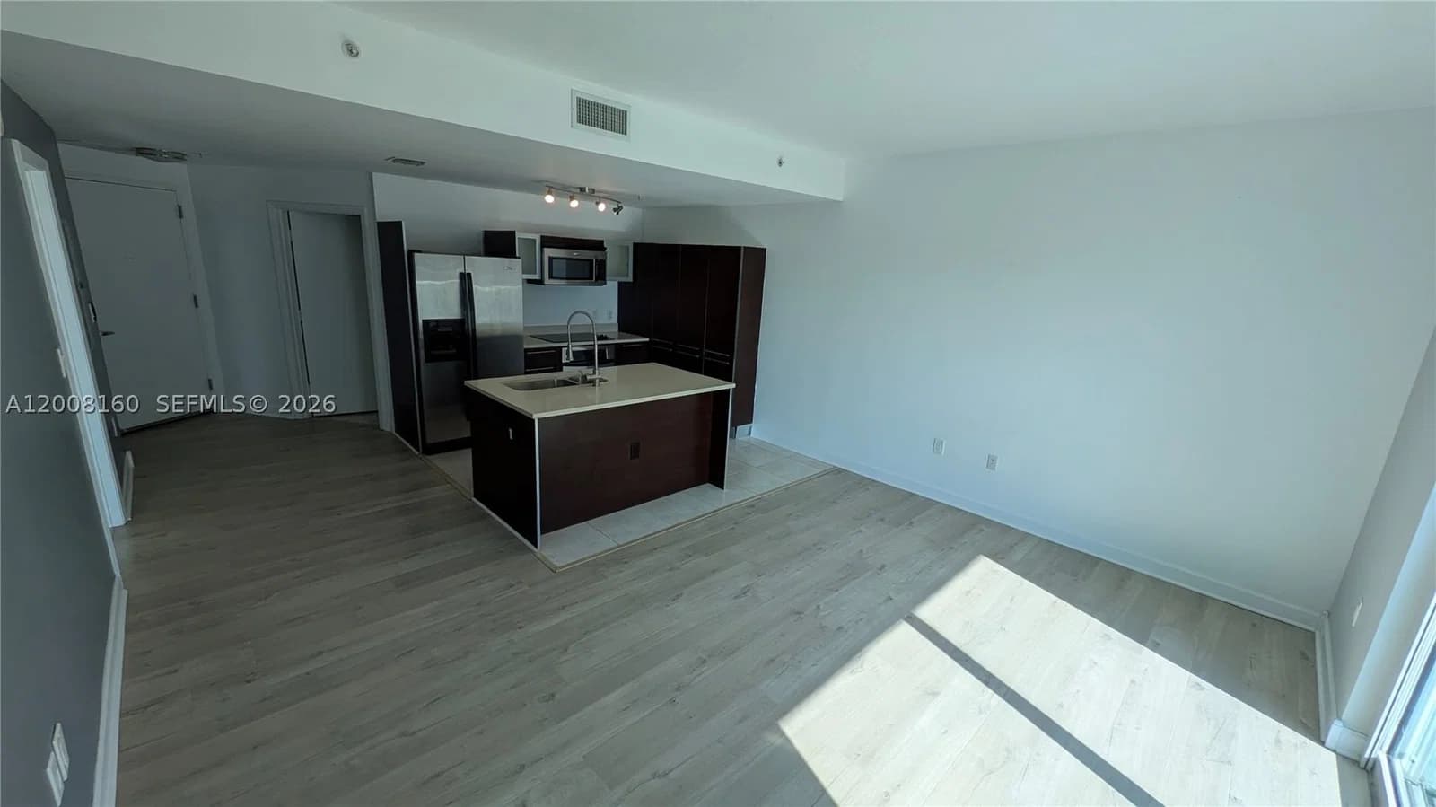 1+1 Condo — 1900 Bayshore Dr #4007, Miami, FL 33132