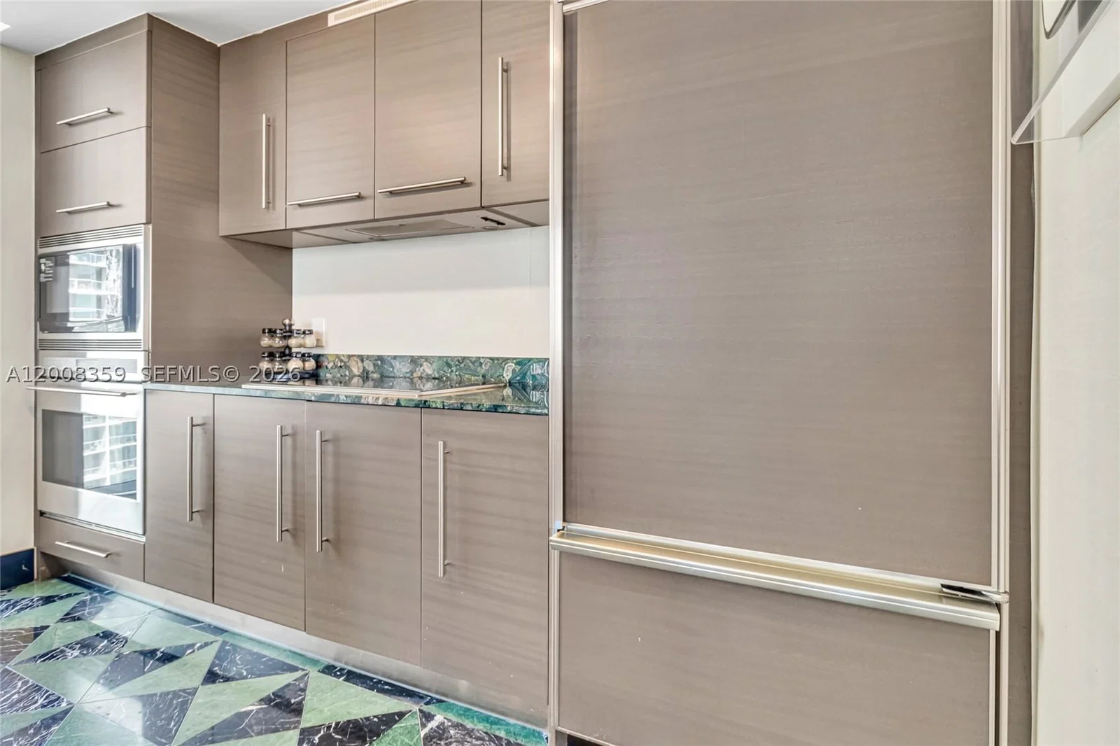 2-bedroom Condo — 485 Brickell Ave #2508, Miami, FL 33131
