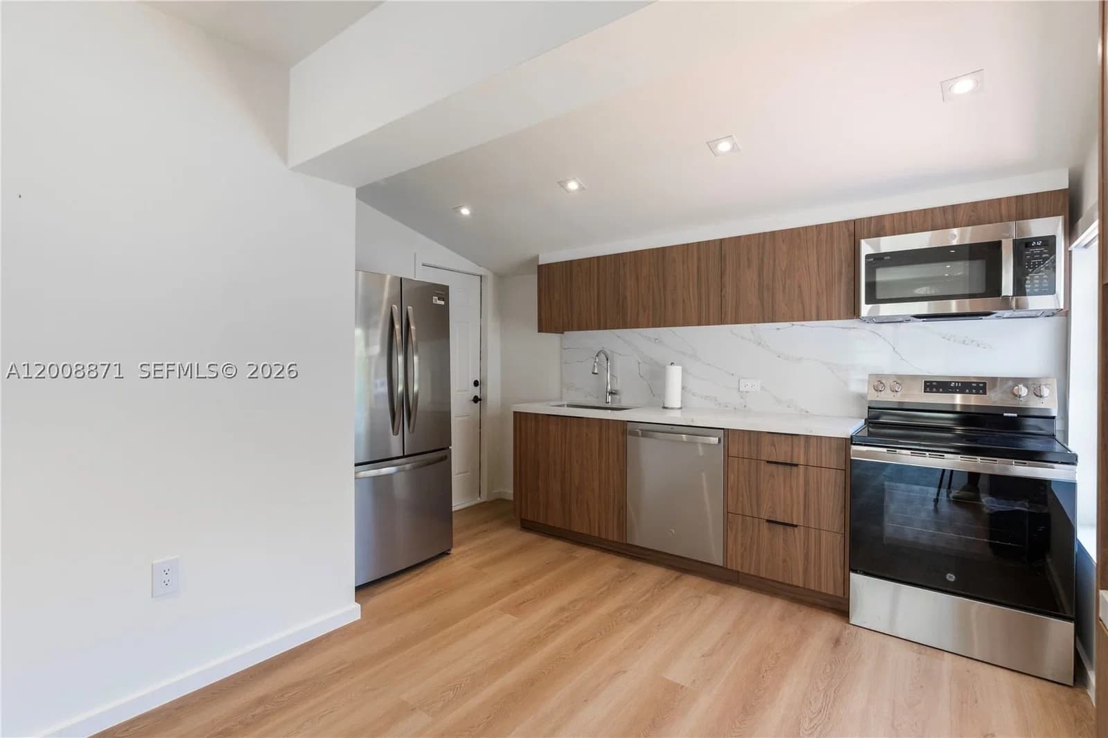 3+1 Müstakil ev — 3021 Coconut Grove Dr #3021, Coral Gables, FL 33134
