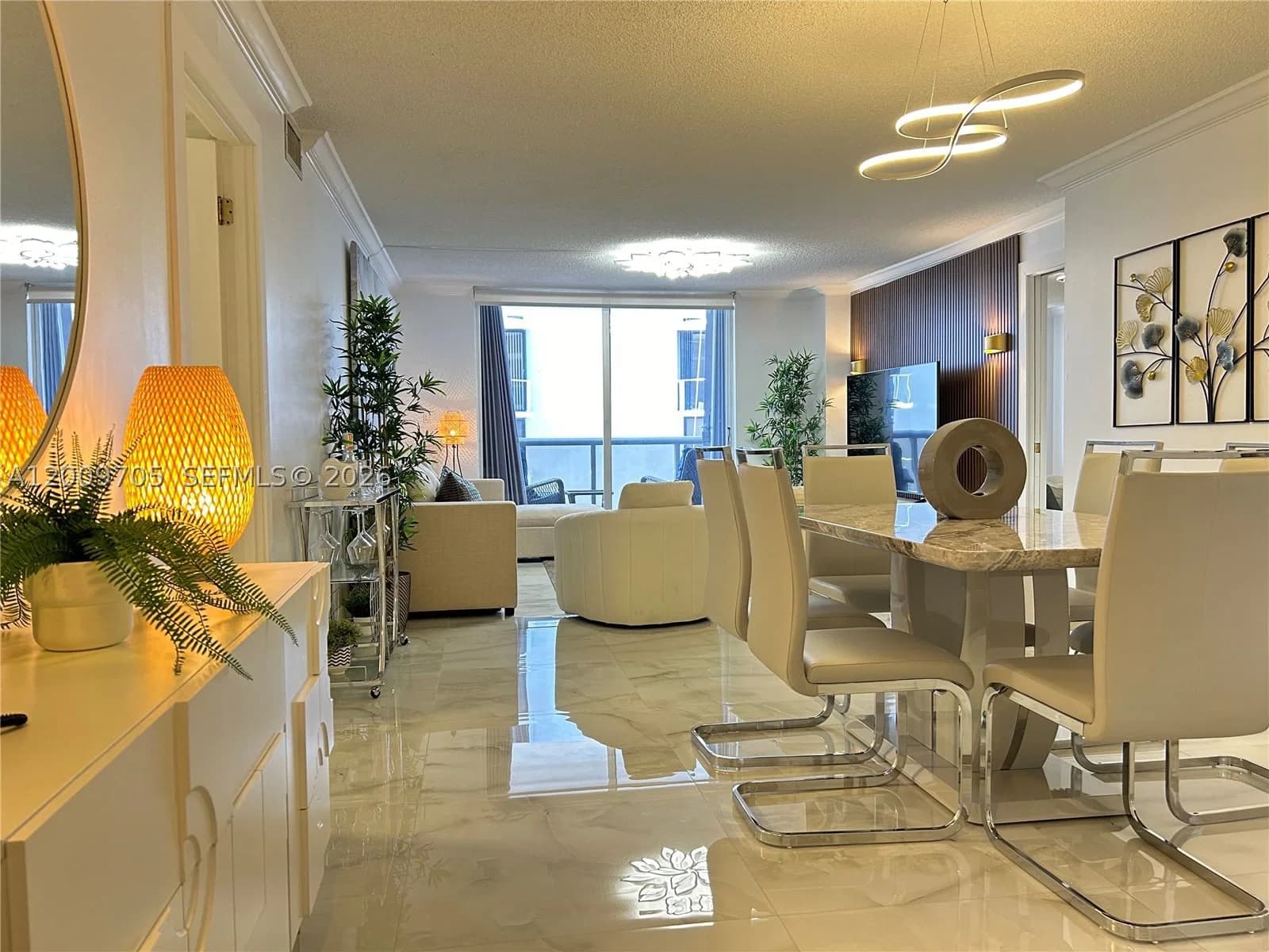 2-bedroom Condo — 6039 Collins Ave #1507, Miami Beach, FL 33140
