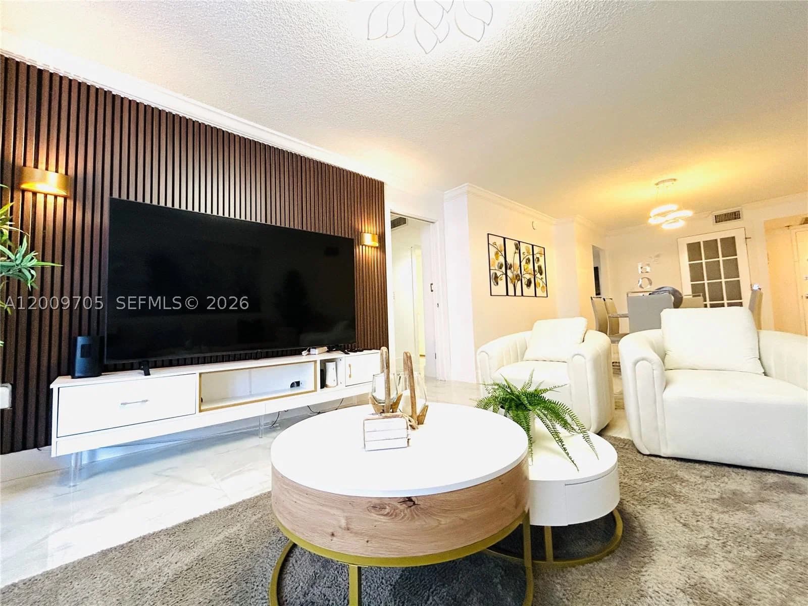 2-bedroom Condo — 6039 Collins Ave #1507, Miami Beach, FL 33140