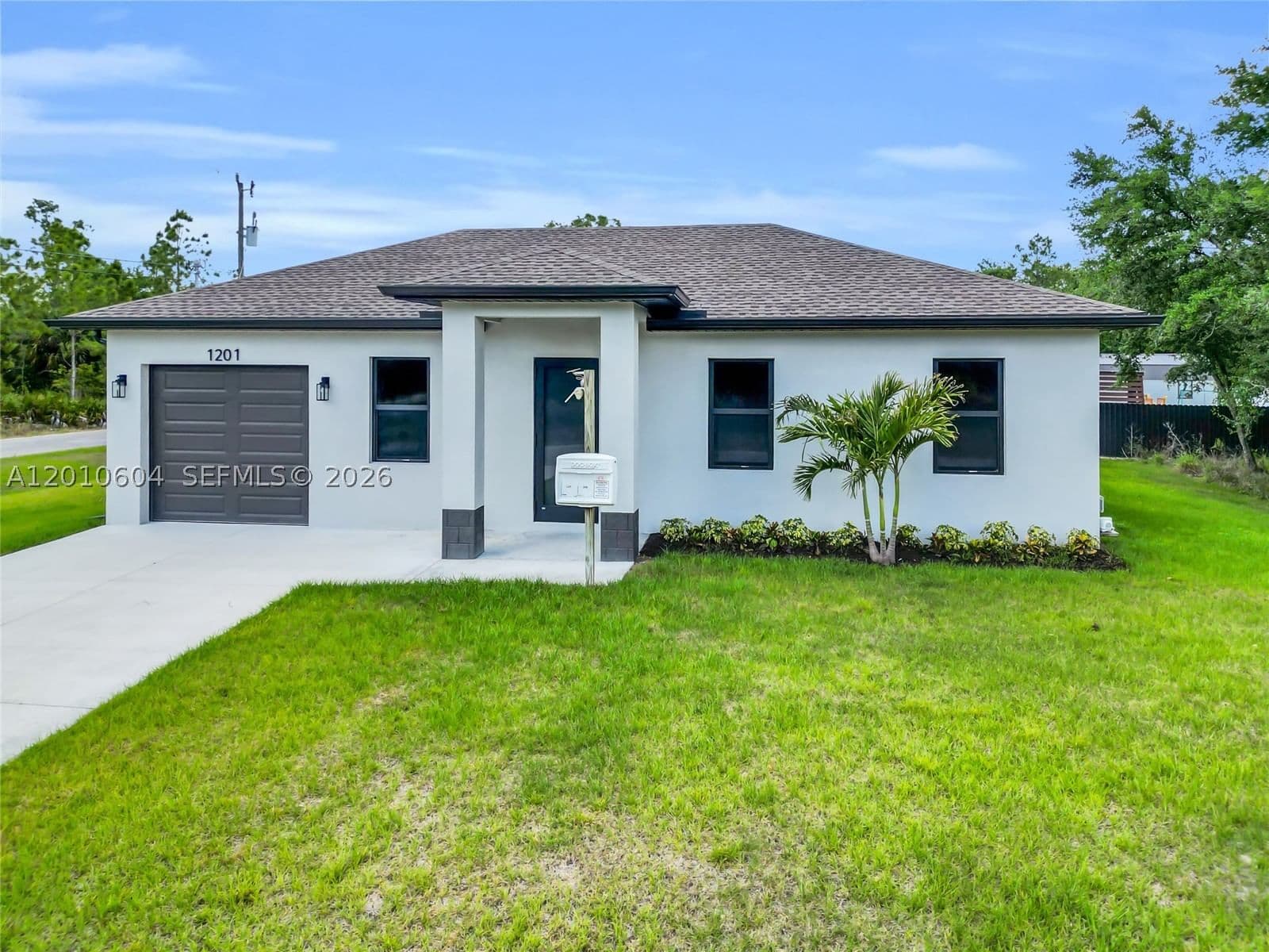 3+1 Müstakil ev — 1201 E 7th ST, Lehigh Acres, FL 33972