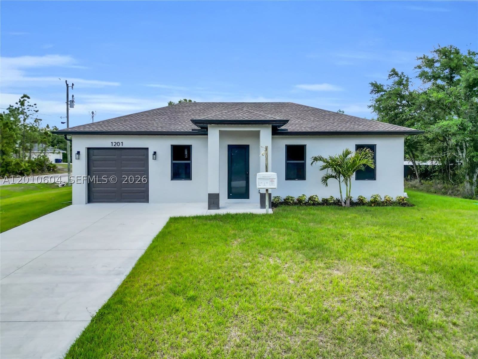 3+1 Müstakil ev — 1201 E 7th ST, Lehigh Acres, FL 33972