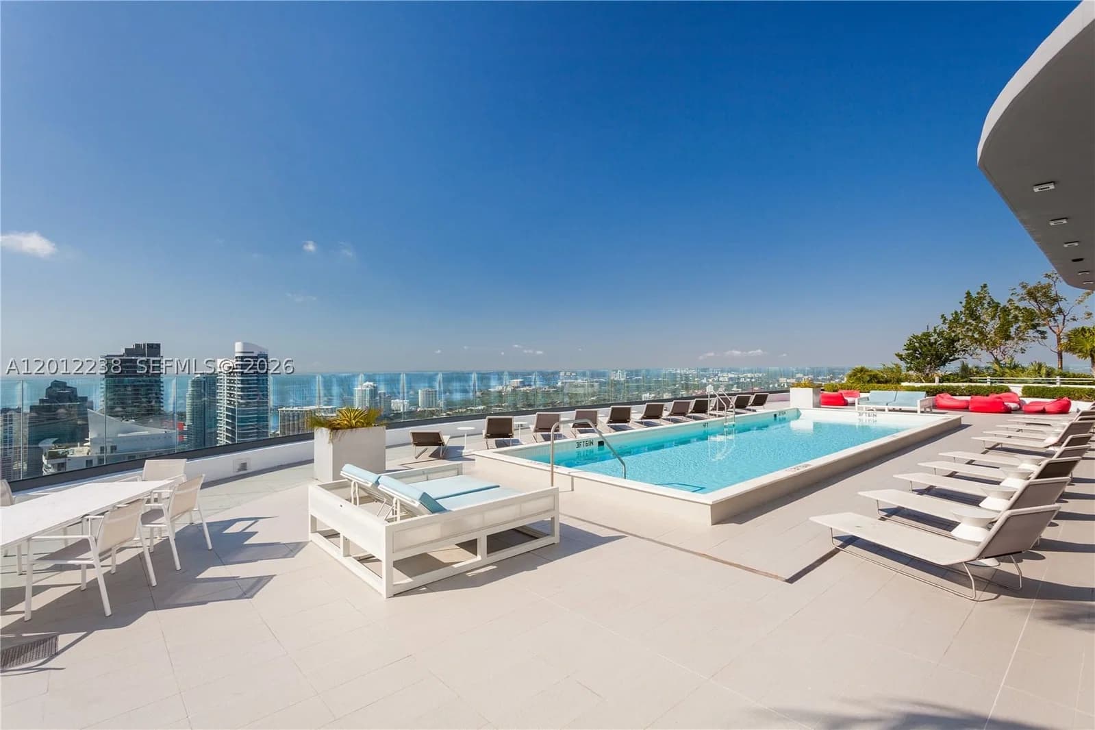 1+1 Condo — 45 9th St #1604, Miami, FL 33130