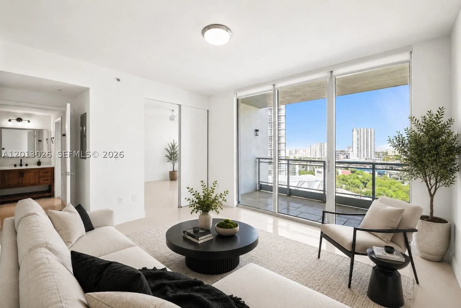 1-bedroom Condo — 90 3rd St #1608, Miami, FL 33130