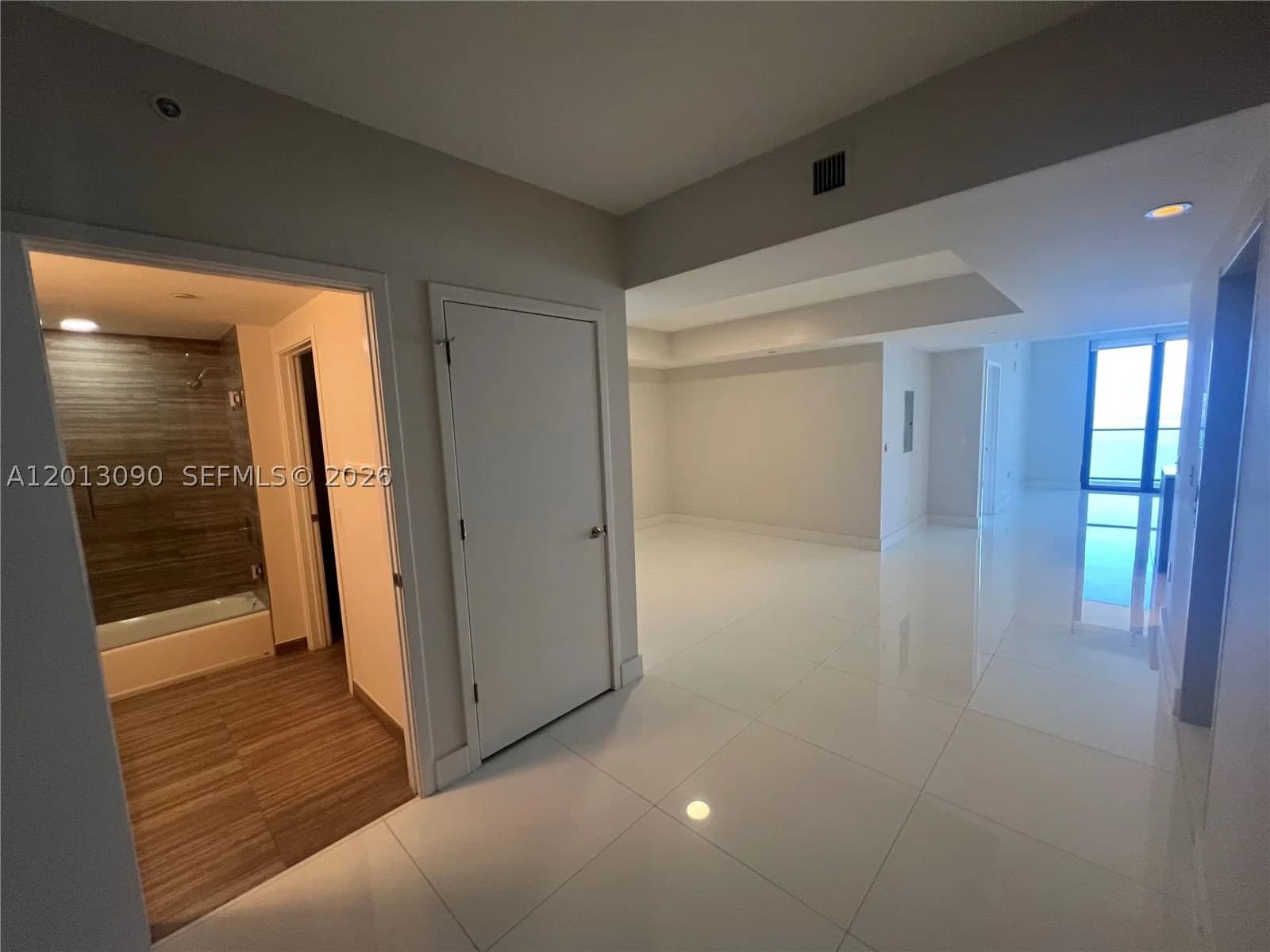 2-bedroom Condo — 1010 Brickell Ave #3704, Miami, FL 33131