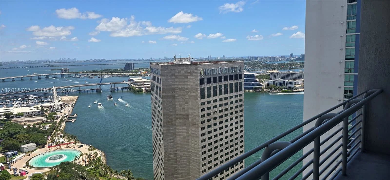 1+1 Condo — 325 Biscayne Blvd #4016, Miami, FL 33131