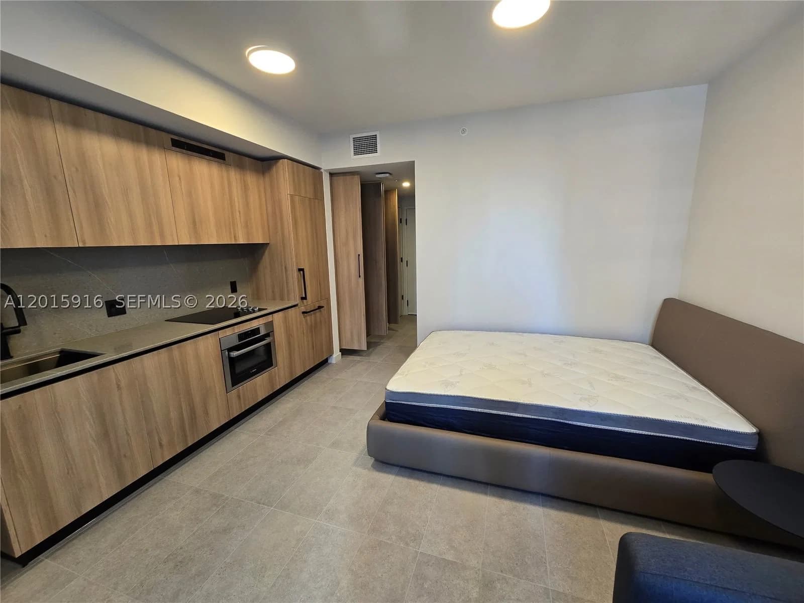 Condo — 121 5 ST #709, Miami, FL 33132