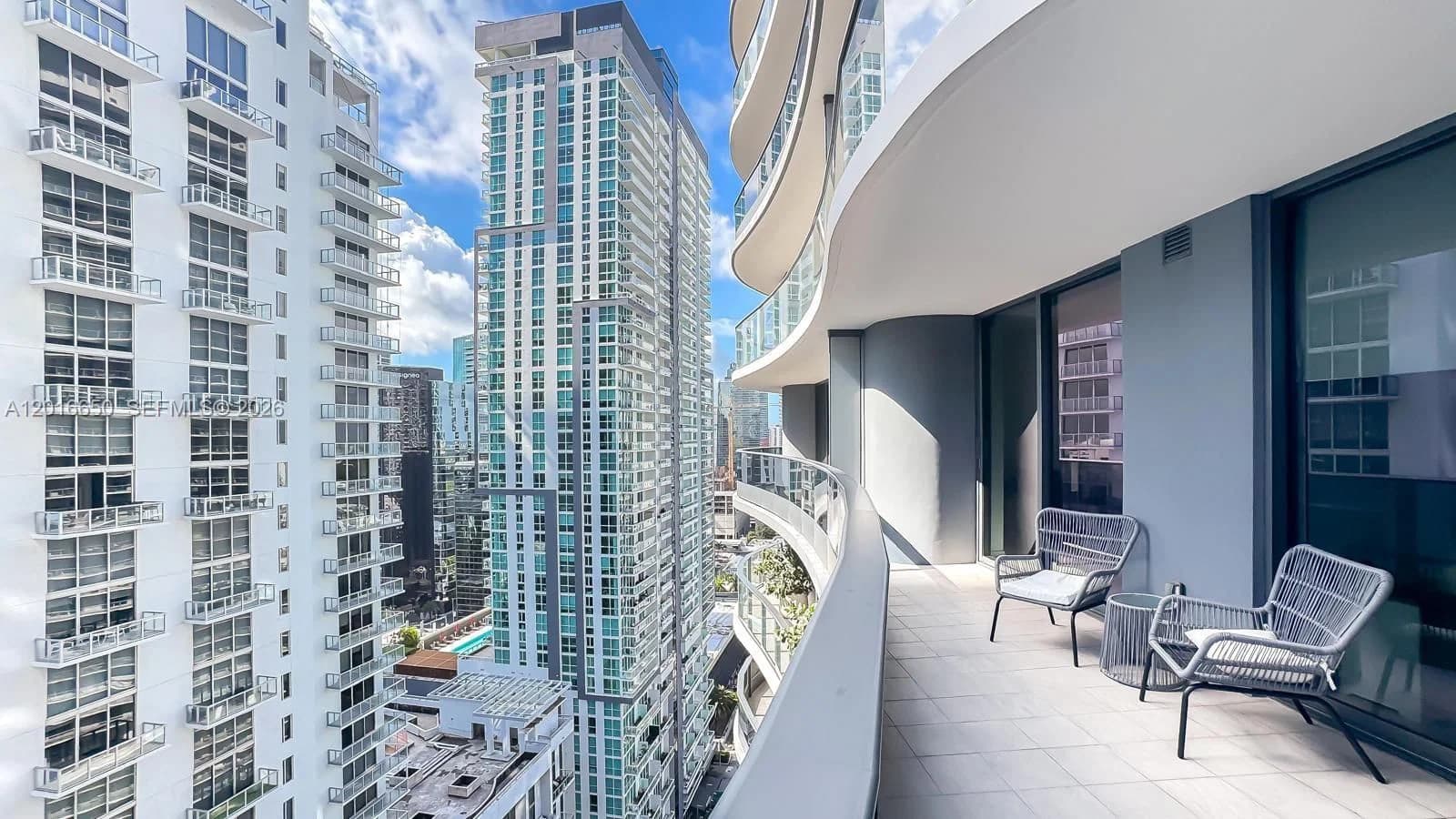 1-bedroom Condo — 1000 Brickell Plz #2603, Miami, FL 33131