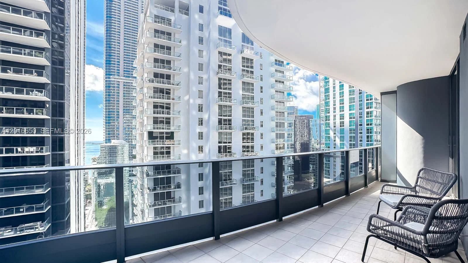 1-bedroom Condo — 1000 Brickell Plz #2603, Miami, FL 33131