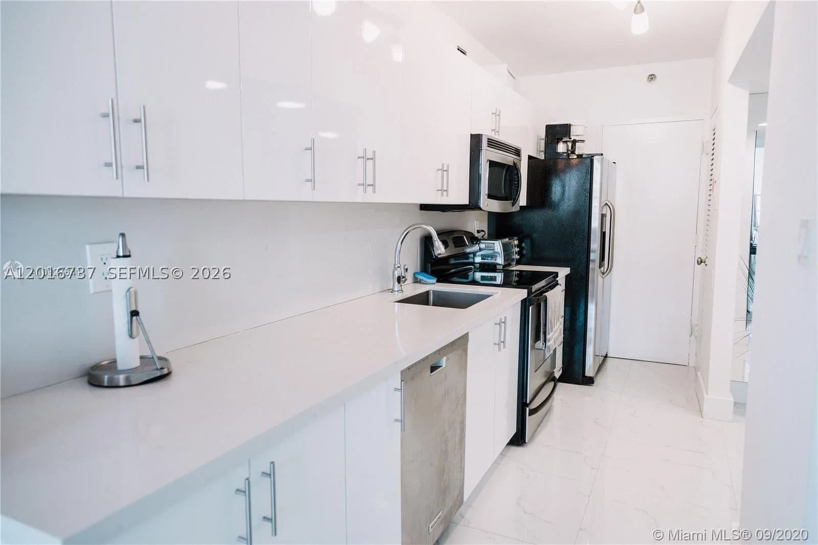 1-bedroom Condo — 100 Lincoln Rd #1526, Miami Beach, FL 33139