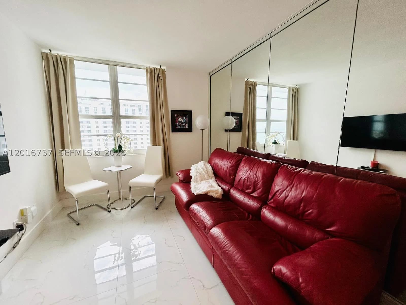 1-bedroom Condo — 100 Lincoln Rd #1526, Miami Beach, FL 33139