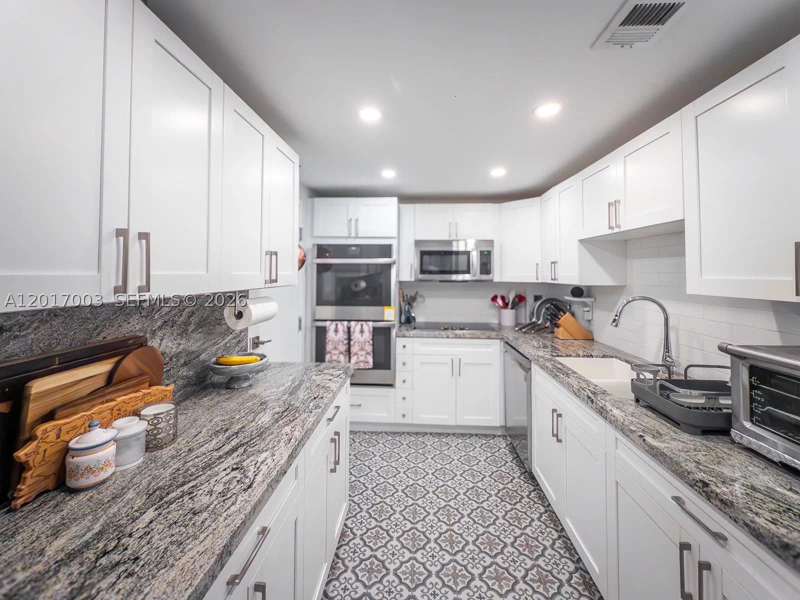 2+1 Condo — 90 Edgewater Dr #114, Coral Gables, FL 33133