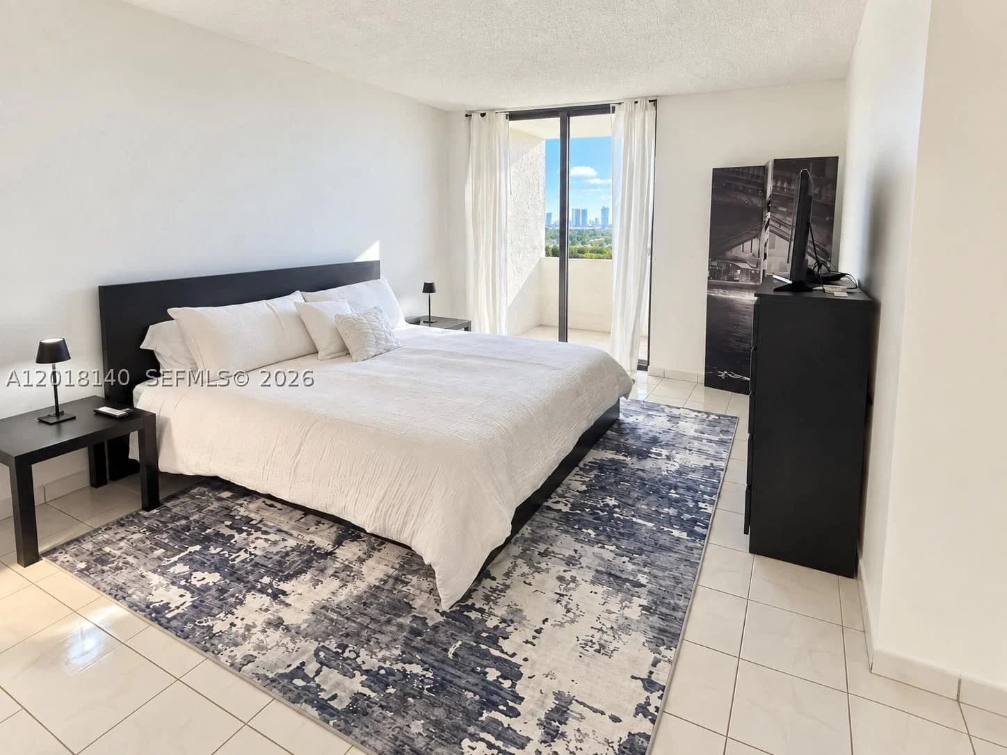 1-bedroom Condo — 2555 Collins Ave #1804, Miami Beach, FL 33140