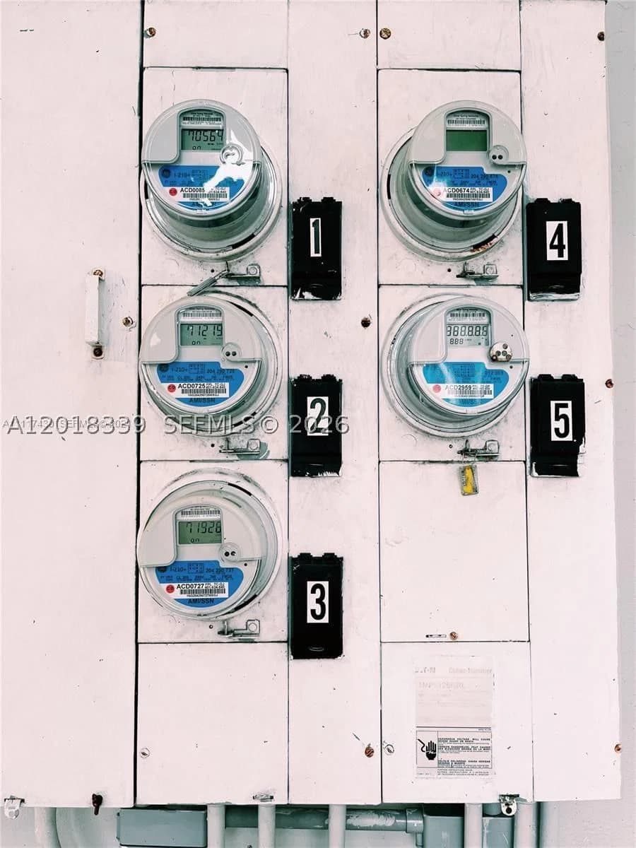 Mülk — 7630 Byron Ave, Miami Beach, FL 33141