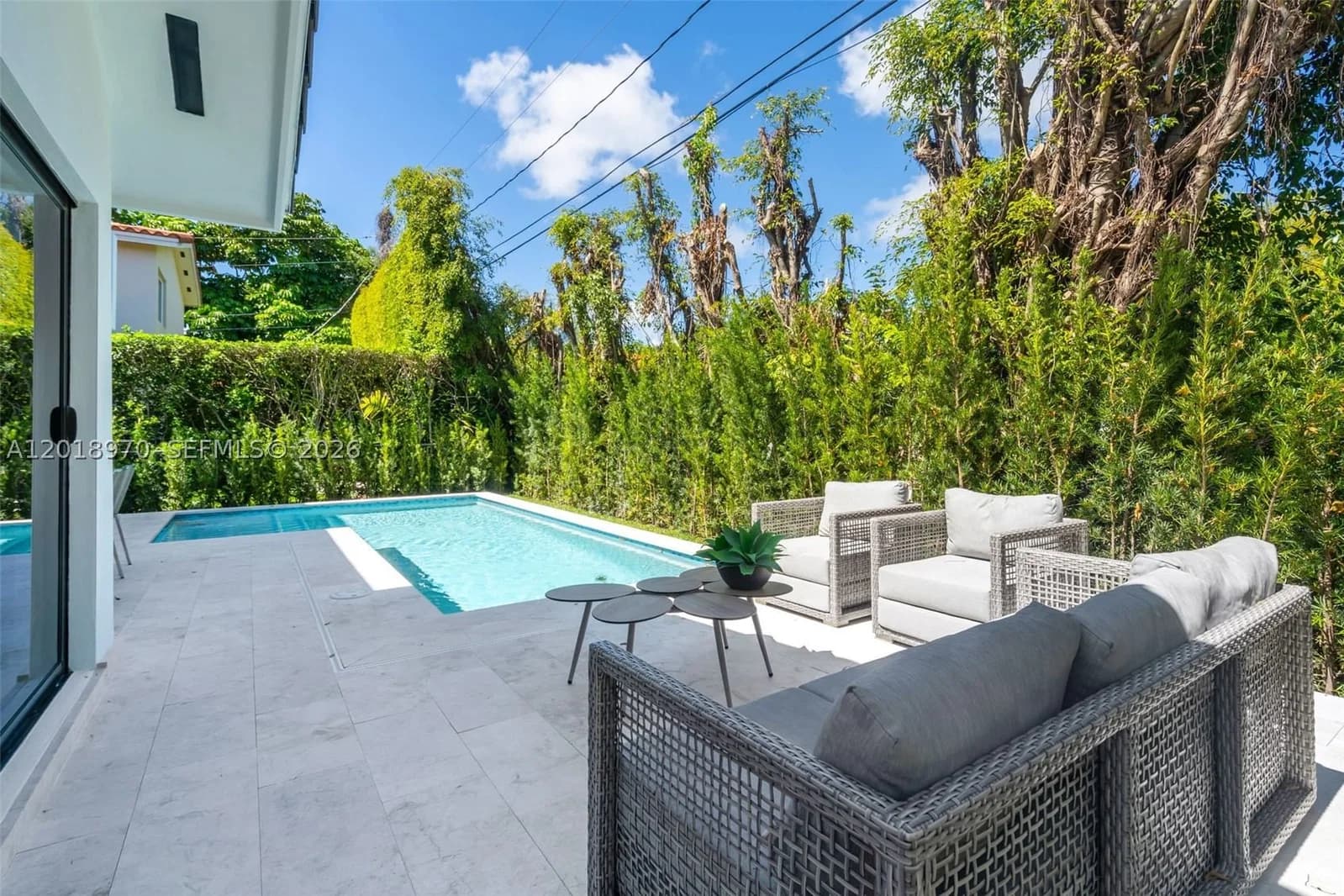4+1 Müstakil ev — 1415 Trillo Ave, Coral Gables, FL 33146