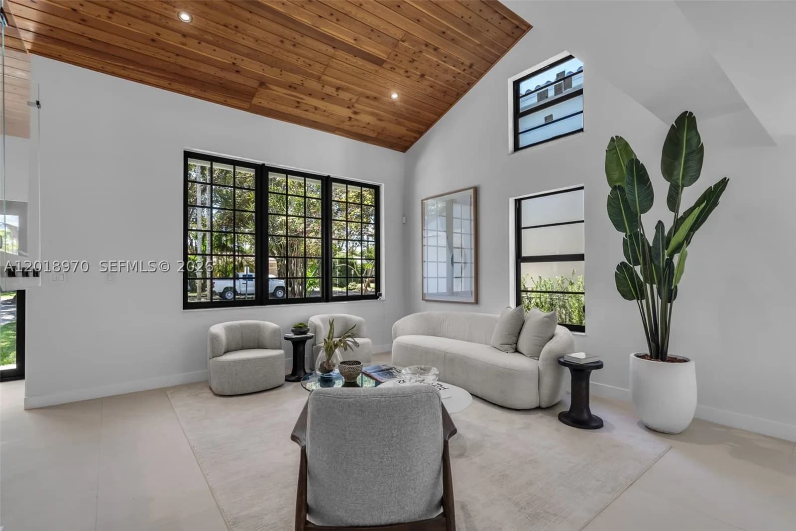 4+1 Müstakil ev — 1415 Trillo Ave, Coral Gables, FL 33146