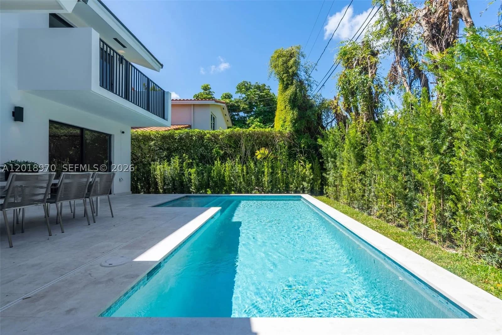 4+1 Müstakil ev — 1415 Trillo Ave, Coral Gables, FL 33146