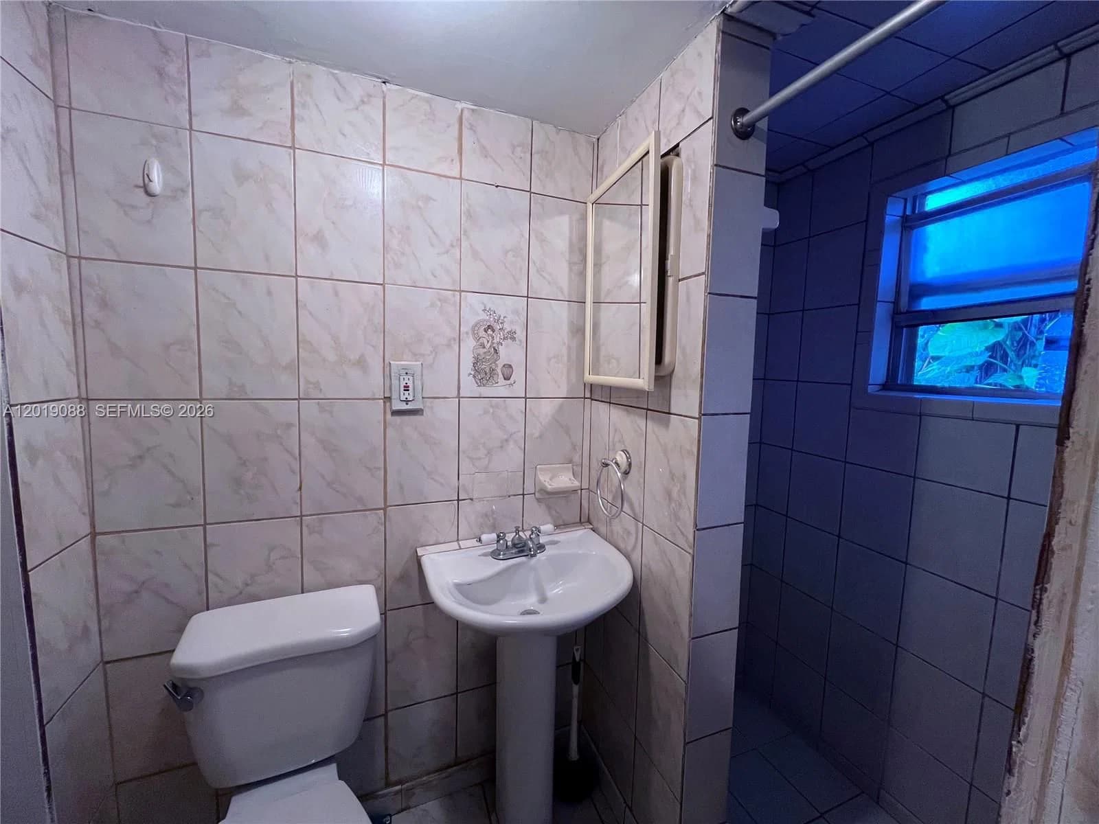 1-bedroom Condo — Miami, FL 33167