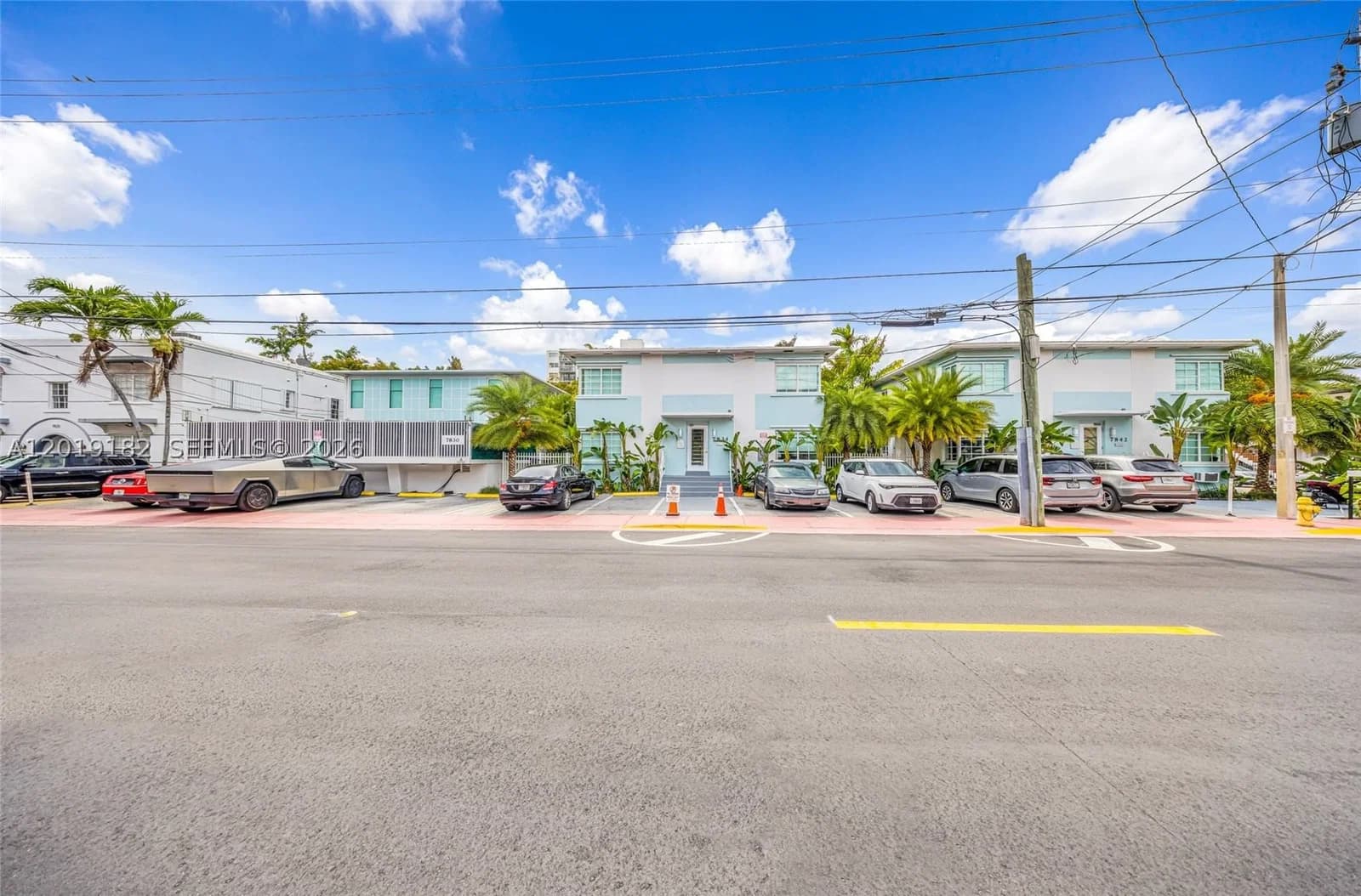 Mülk — 7830 Abbott Ave, Miami Beach, FL 33141