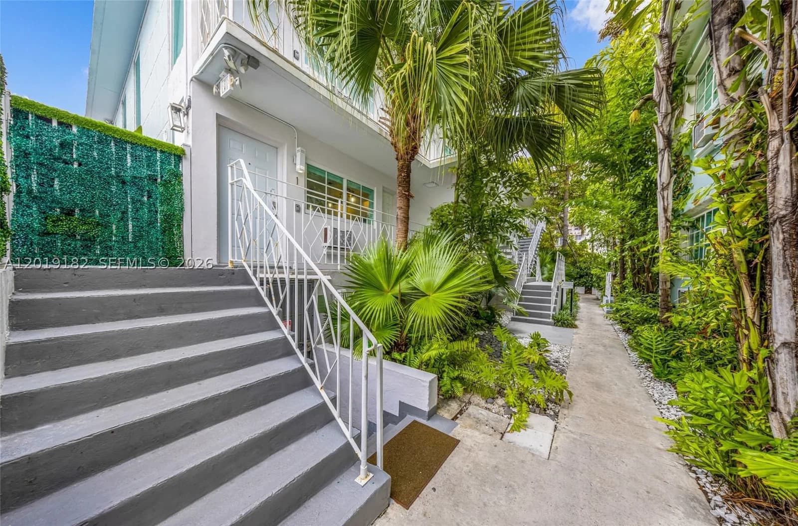 Mülk — 7830 Abbott Ave, Miami Beach, FL 33141