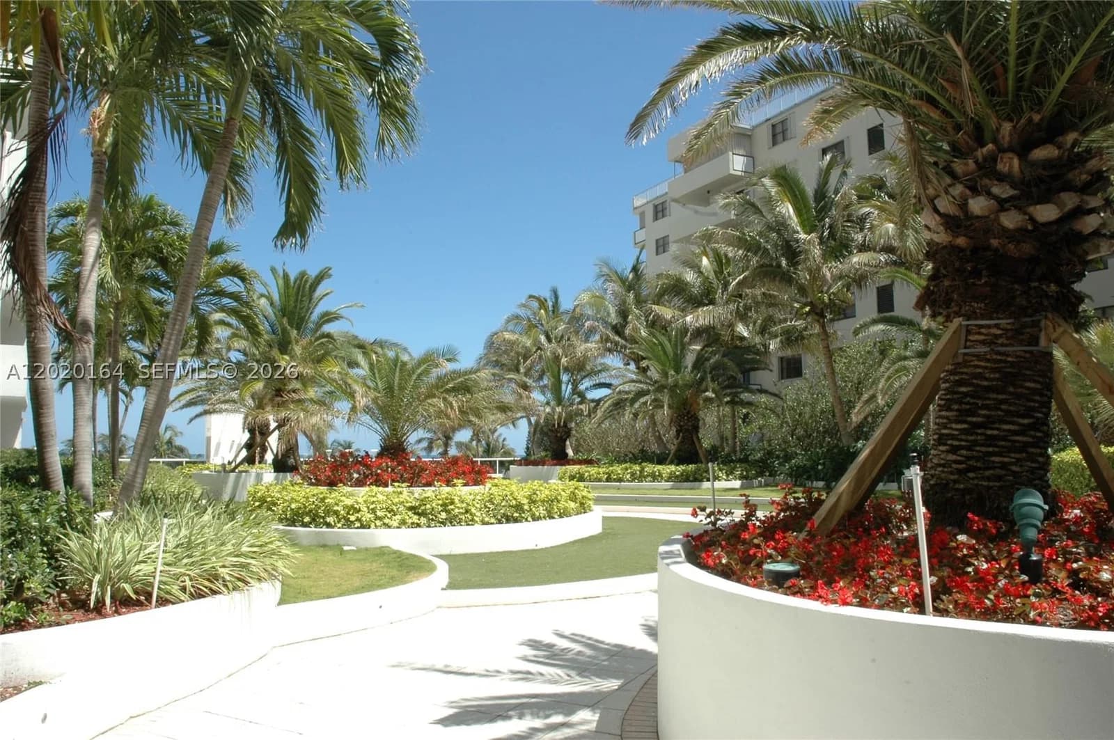 1-bedroom Condo — 100 Lincoln Rd #303, Miami Beach, FL 33139