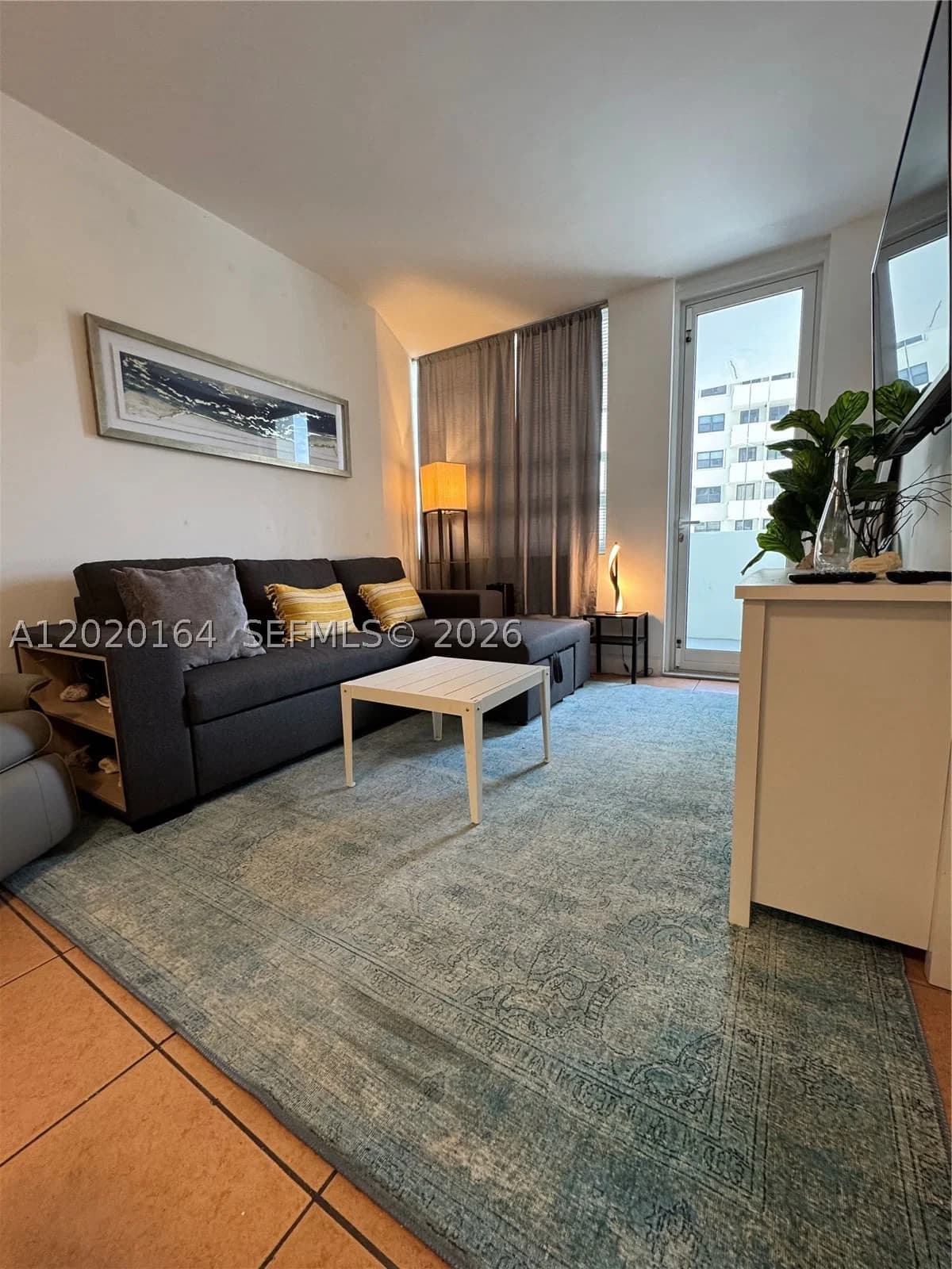 1-bedroom Condo — 100 Lincoln Rd #303, Miami Beach, FL 33139