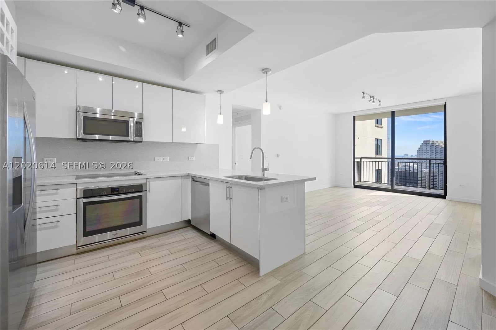 2+1 Condo — 999 1st Ave #2911, Miami, FL 33130