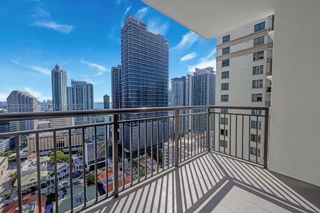 2+1 Condo — 999 1st Ave #2911, Miami, FL 33130
