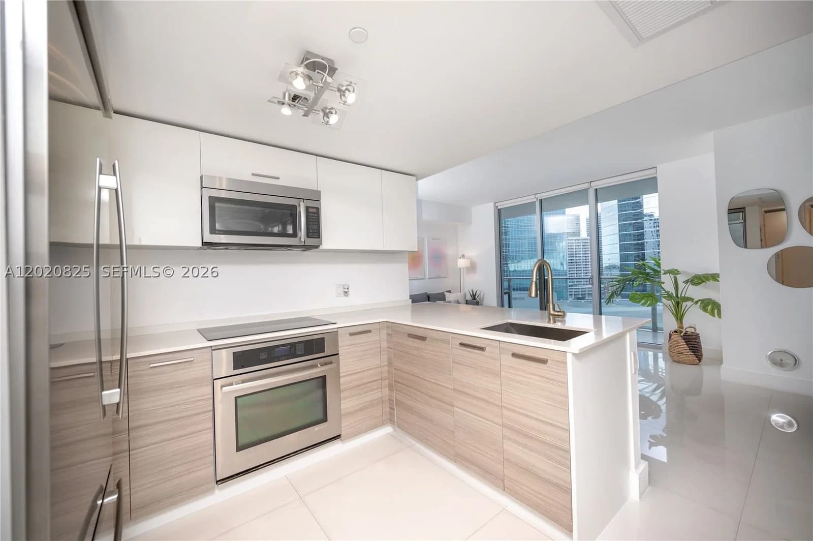 1-bedroom Condo — 1300 Brickell Bay Dr #1601, Miami, FL 33131