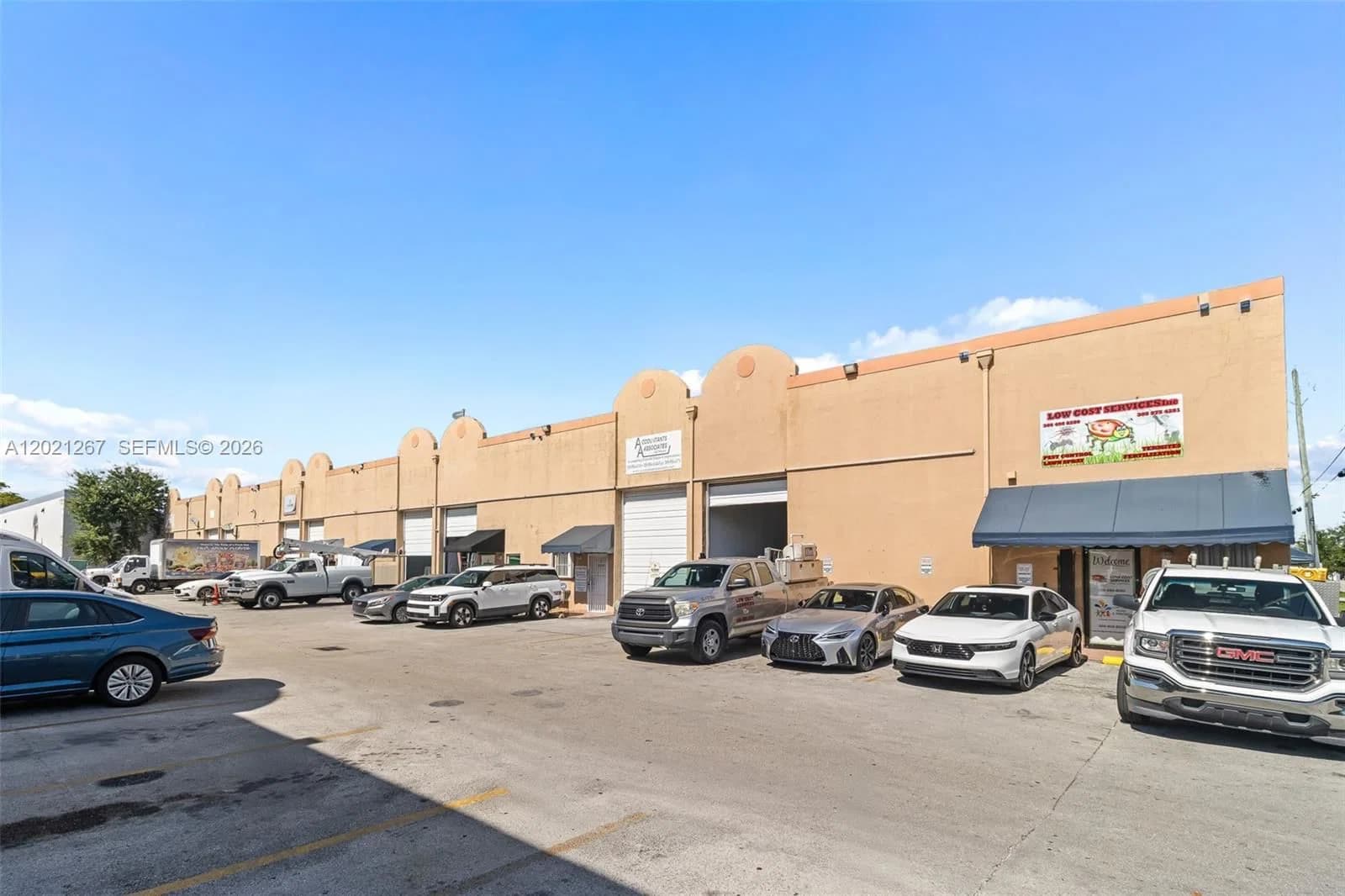 Mülk — 1745 37th St #5, Hialeah, FL 33012