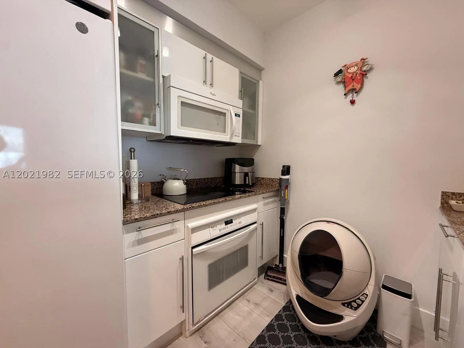 1+1 Condo — 325 Biscayne Blvd #2024, Miami, FL 33131